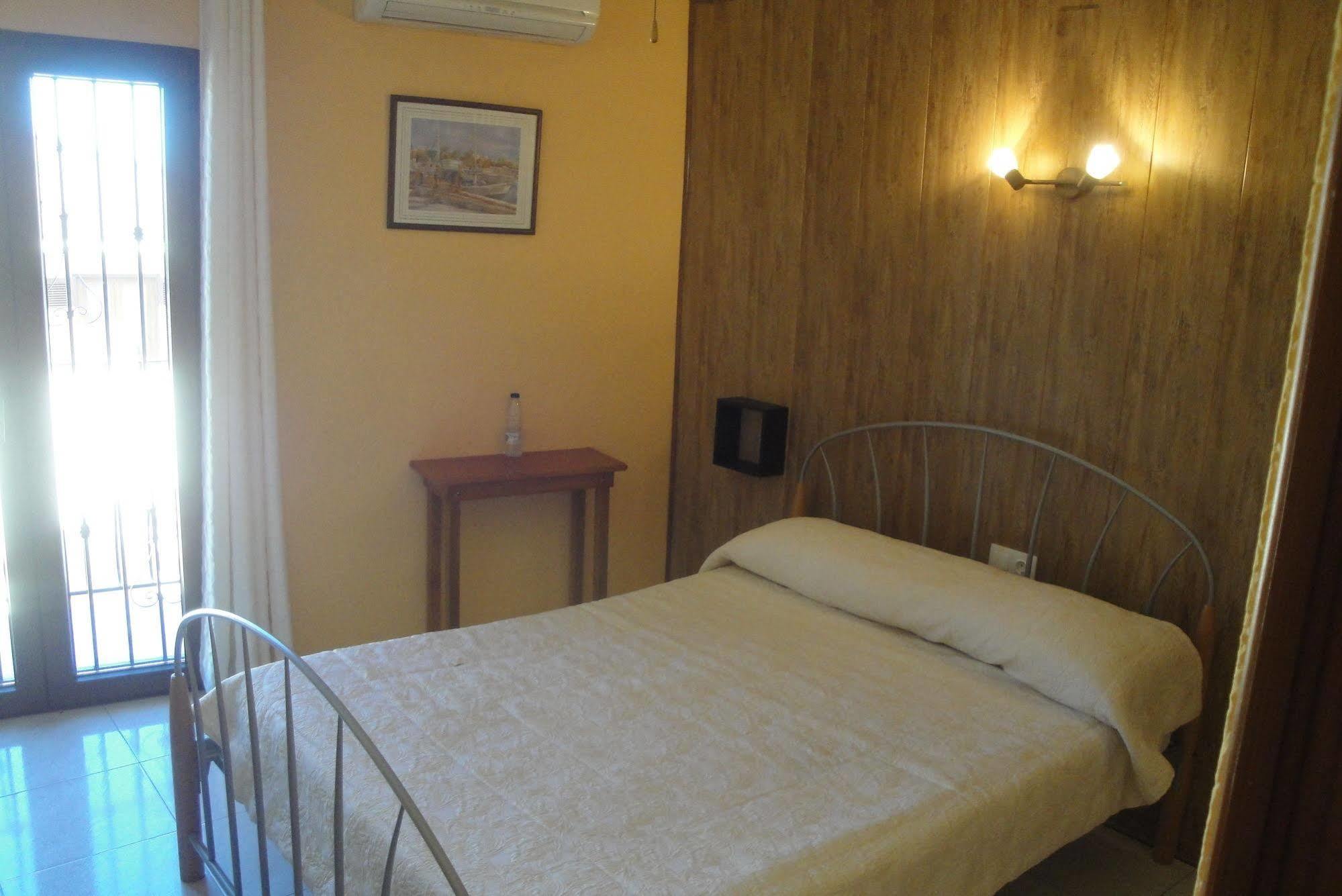 Hostal Cristina Denia Exterior photo
